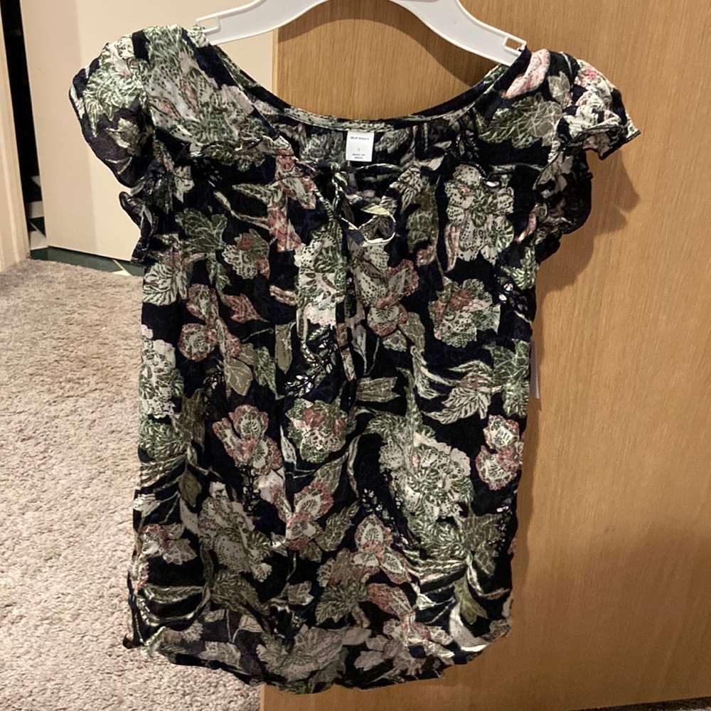 Old Navy NWT, Women’s cute summer top. Size-small